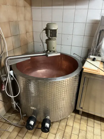 Käsekessel mit kupferner Innenseite 300-350 l