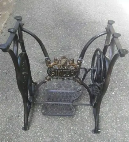 Nähmaschinenunterteil Singer antik