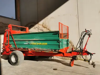 Kirchner Miststreuer T2050 mit Kneidinger Kompoststreuwerk