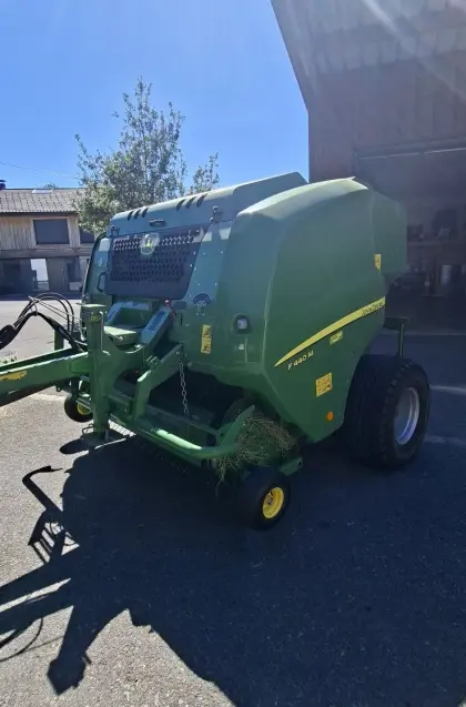 John Deere F440M