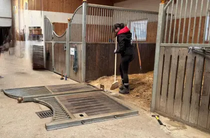 Boxenfront mit Drehtüre