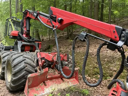 WF-Trac 2460 Kombimaschine mit Harvesteraggregat Nisula 500H