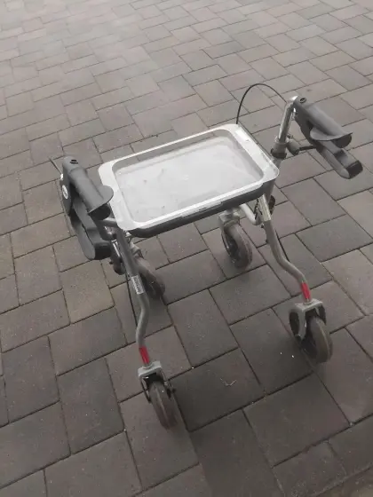 Rollator, nagelneu