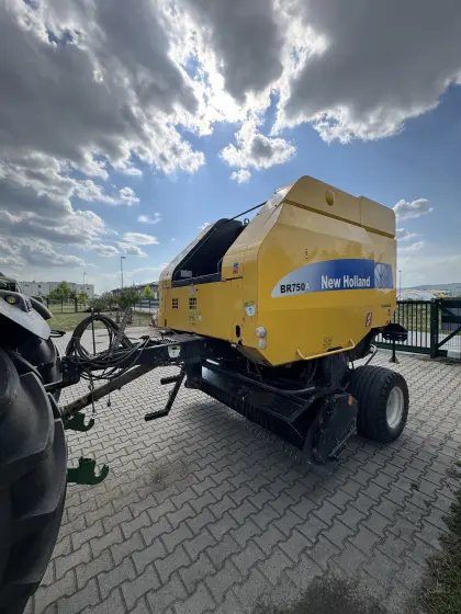 New Holland BR 750 A