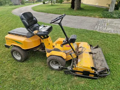 Stiga Rasentraktor 16 HST PRO