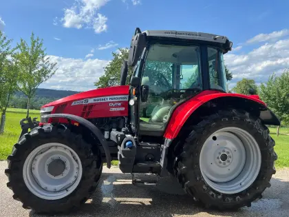 Massey Ferguson MF 5709 S Dyna-4