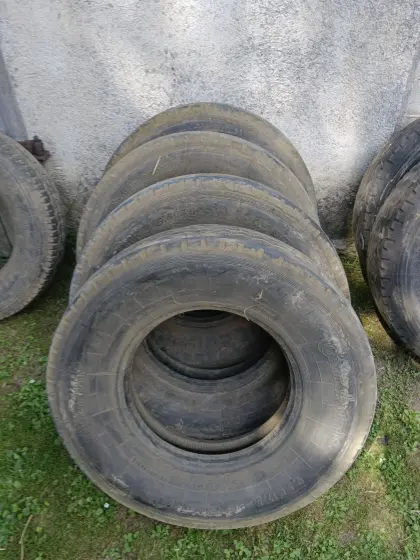 4 Stk. Reifen 9.5 R17.5