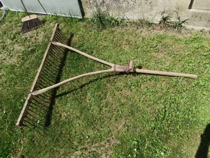 Großer alter Rechen