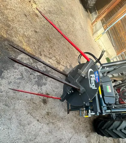 Fliegl Rundballenabwickler
