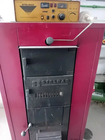 Hackschnitzelheizung mit Stelrad-Ofen