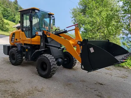 NEU Radlader 3,5 t mit Klappschaufel und Schnellwechsler