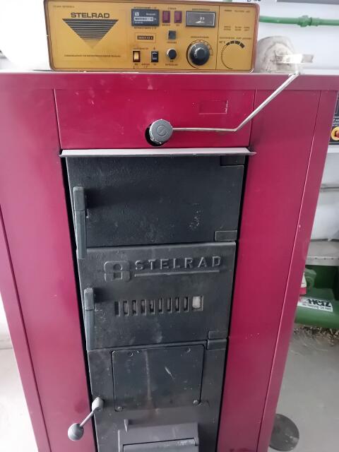 Hackschnitzelheizung mit Stelrad-Ofen