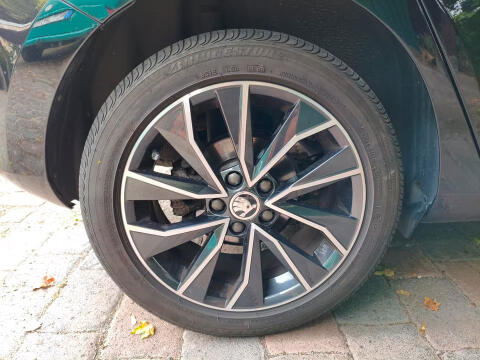 Skoda Fabia 3 Kompletträder, Sommerreifen, Felgen 215/45 R16