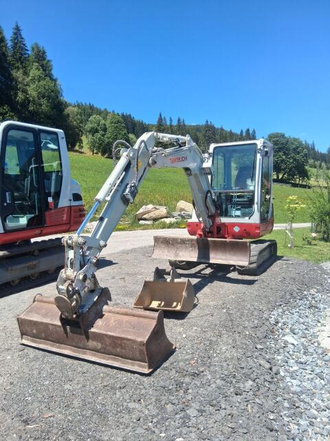 Takeuchi TB 235