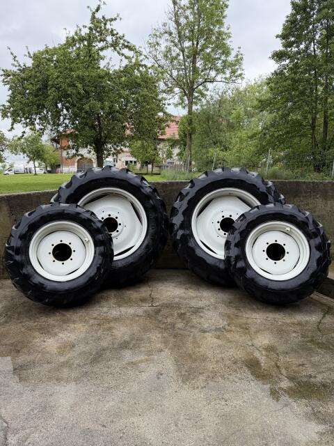 Kompletträder Steyr 8130, Schneeketten (vorne) Steyr 8130