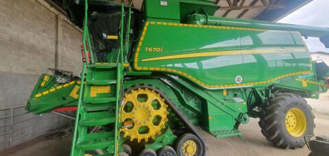John Deere Mähdrescher T670i