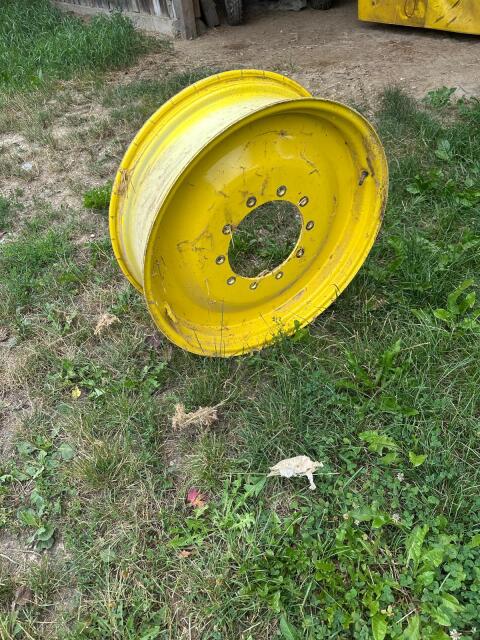 Felgen passend für 320/90 R32
