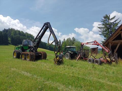 Holzschlägerung John Deere 1470