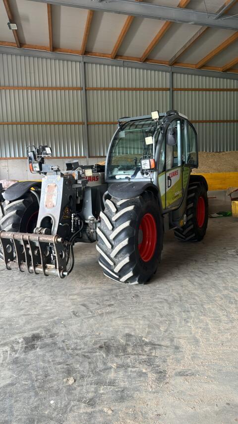Claas Scorpion 7045 Plus