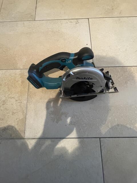 Makita DSS 501 Akku-Handkreissäge Makita DSS 501