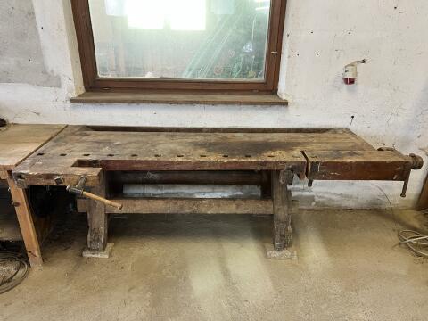 Alte massive Tischler-Hobelbank