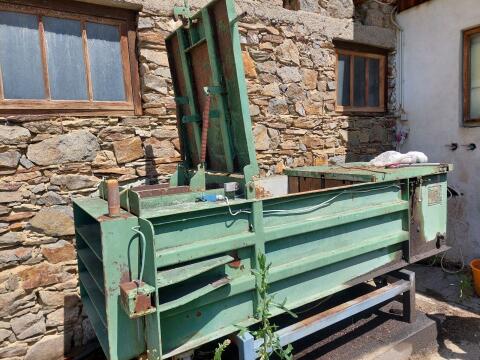 Müllpresse Typ LP 12
