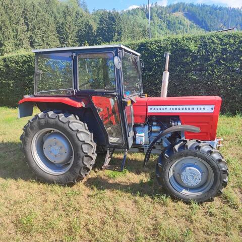 Massey Ferguson MF 154