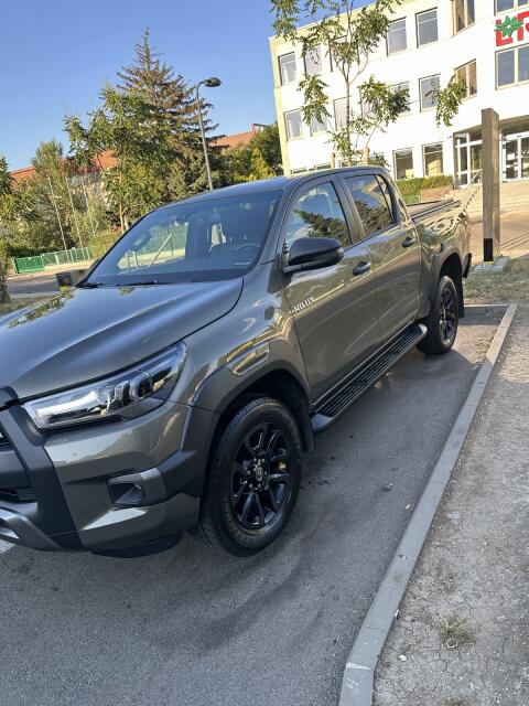 Toyota Hilux Invincible