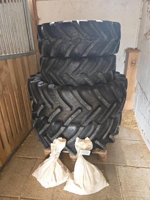 BKT Agrimax Bereifung, fast neu, inkl. Felgen, vorne