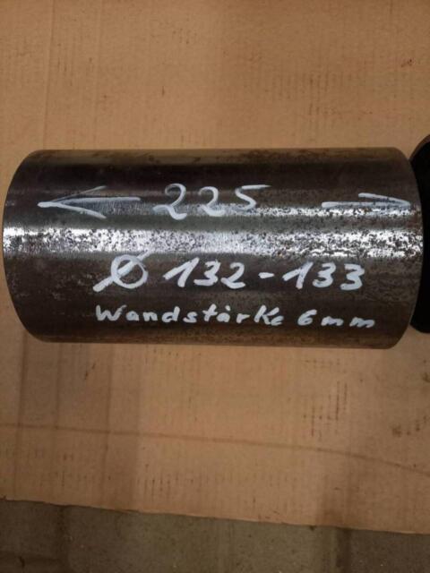 2 Rundrohre Dm. 132-133 mm