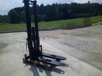 Hubmast mit Freihub, 3,5 m Hubhöhe, 1.500 kg Tragkraft