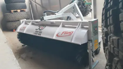 Kehrmaschine Fliegl Typ 700