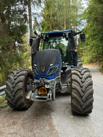 Valtra T174 Active mit Tiger