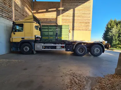 Mercedes MB 3 Abroller mit Anhänger und 2x Container