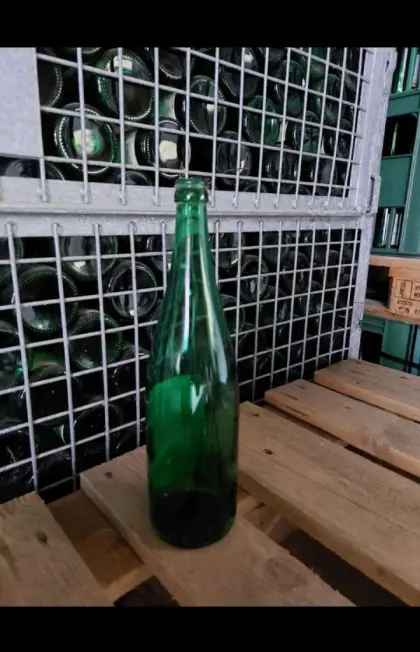 Weinflaschen-Leergut, Rheinwein