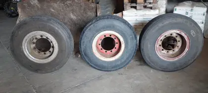 Kompletträder 365/80 R20