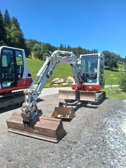 Takeuchi TB 235
