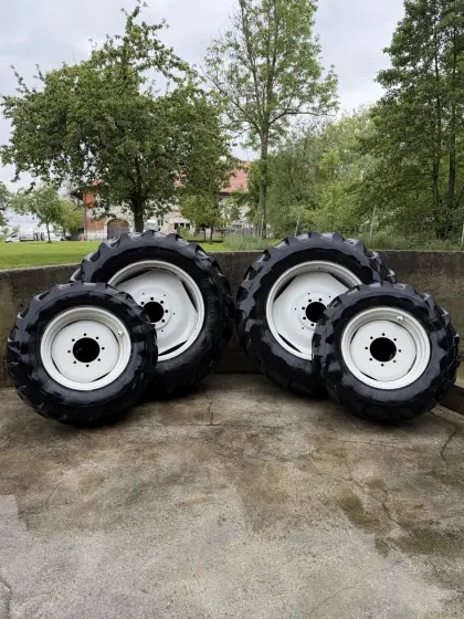 Kompletträder Steyr 8130, Schneeketten (vorne) Steyr 8130