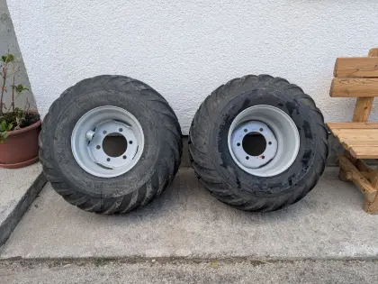 Felgen mit BKT-Reifen