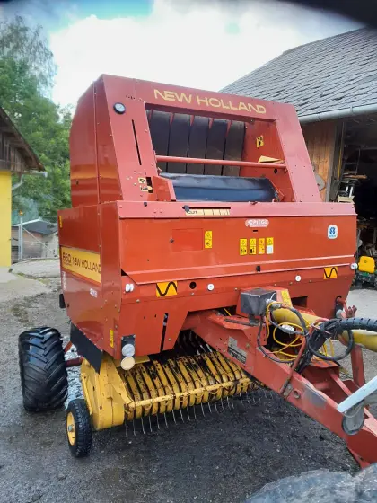 New Holland Rundballenpresse 650