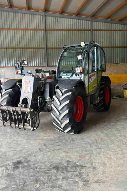 Claas Scorpion 7045 Plus