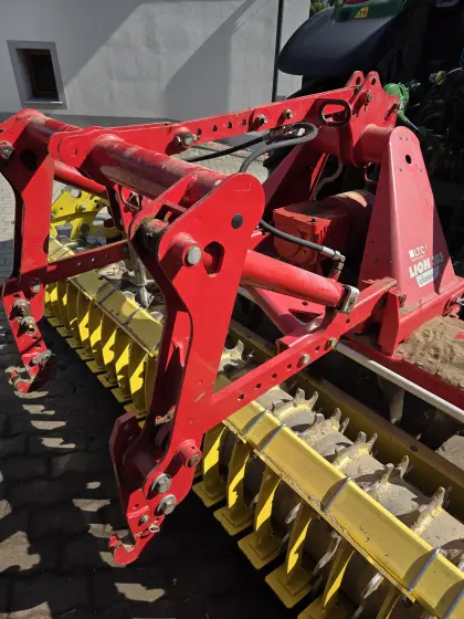 Huckepack Pöttinger Lion 303