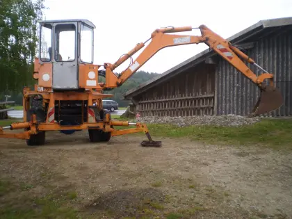 Schaeff Anhängebagger