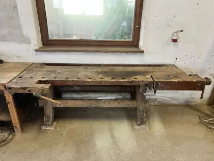 Alte massive Tischler-Hobelbank