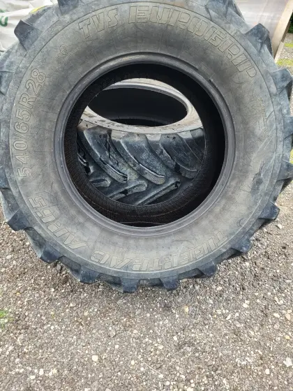 540/65R28