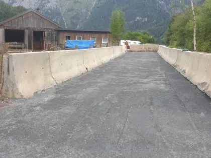 Betonleitwände
