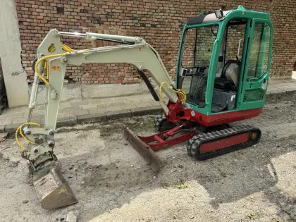 Takeuchi TB219 mit Powertilt