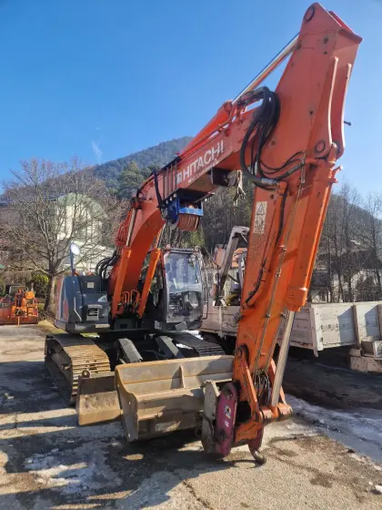 Verkaufe Bagger Hitachi 225