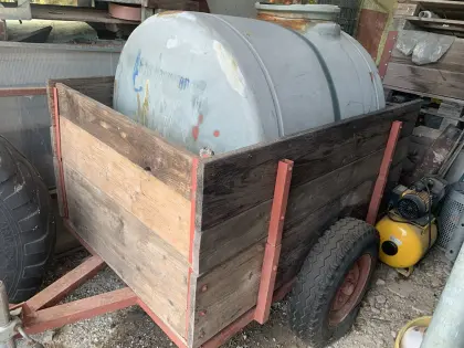 Wassertank mit Anhänger 800 l
