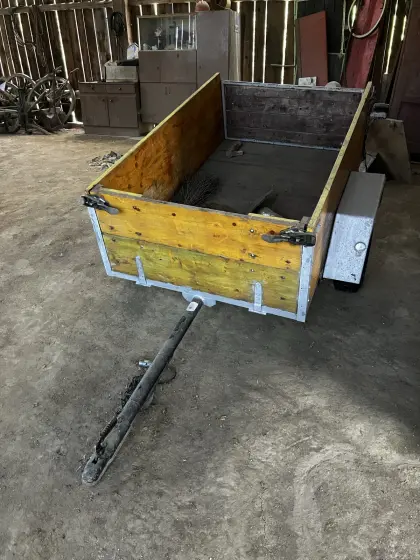 Autoanhänger, Kippmulde